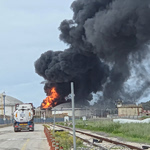 Σφοδρά πλήγματα σε ιρανικές αποθήκες πυρομαχικών – Επιθέσεις με πυραύλους και drones στα ΗΑΕ