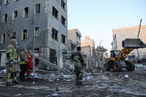 Πίσω από τον πόλεμο