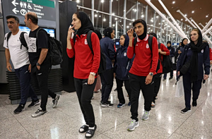 Η Εθνική Γυναικών Ποδοσφαίρου του Ιράν έφτασε στην Κωνσταντινούπολη