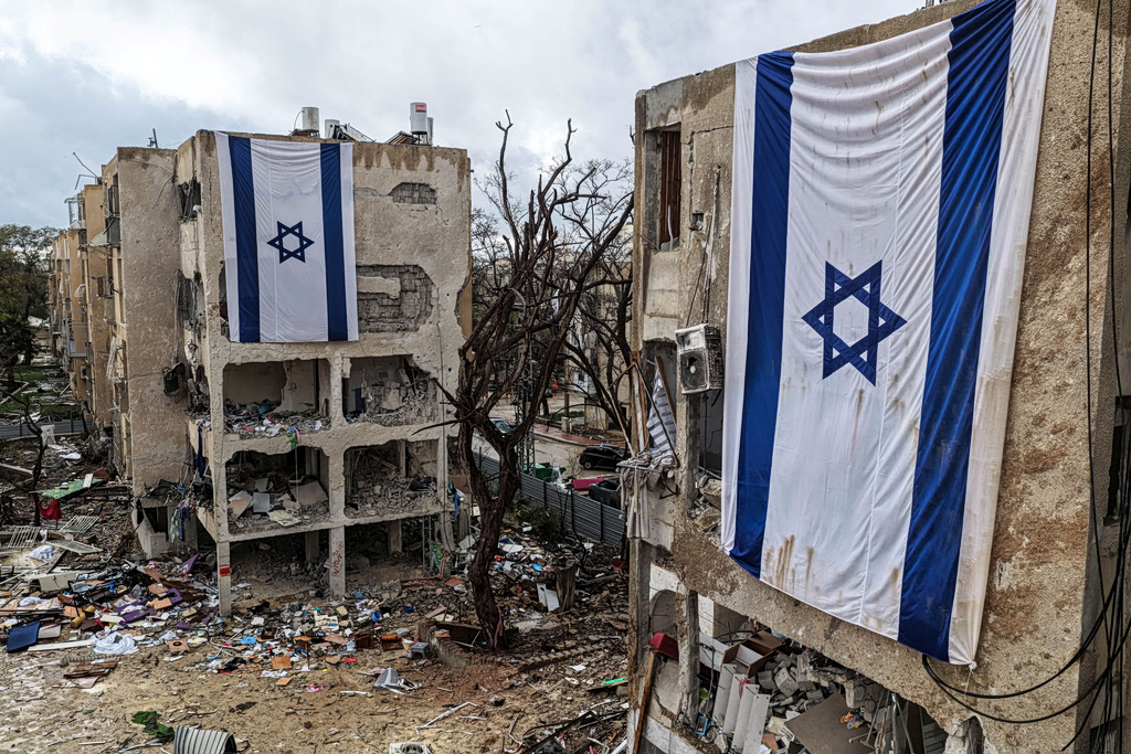 «Ο εχθρός να περιμένει εκπλήξεις», λένε οι Φρουροί της Επανάστασης- Πλήγματα και σε λιμάνια του Κουβέιτ