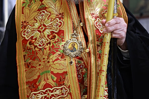 Θεσσαλονίκη: Στη φυλακή αρχιμανδρίτης – Μαζί με ιερέα «έφαγαν» 1,5 εκατ. ευρώ από πιστούς με ψεύτικες υποσχέσεις εξουσίας