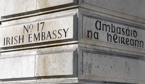 Ιρλανδία: Το Δουβλίνο θα στείλει στρατιωτικούς ακολούθους για πρώτη φορά σε πρεσβείες του