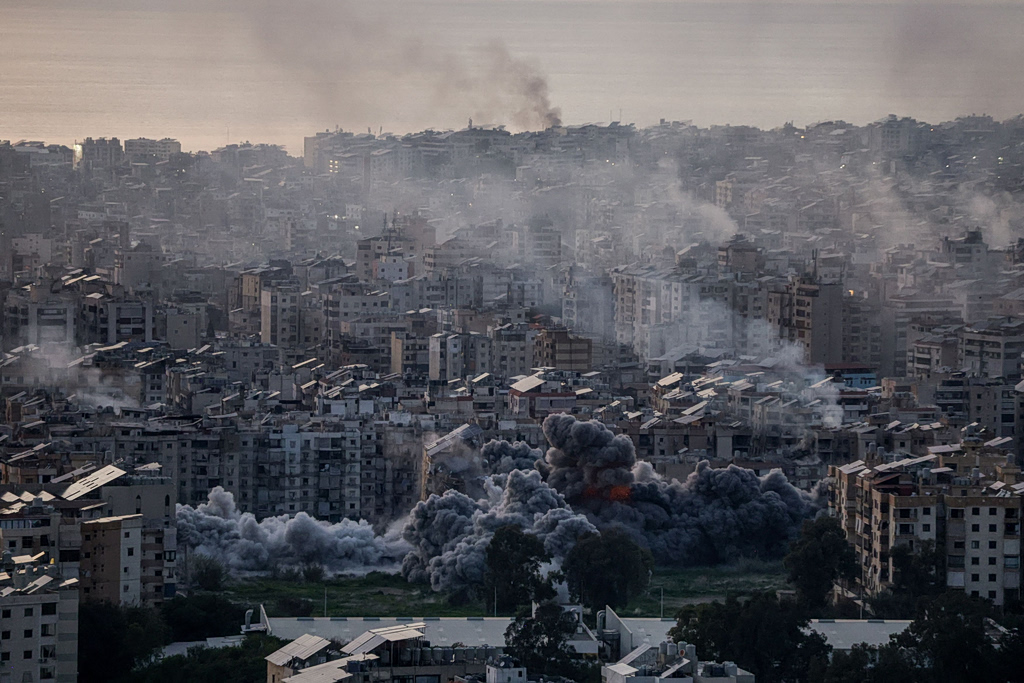 Τις επόμενες ώρες η επιλογή ανώτατου ηγέτη στο Ιράν – Νέες απειλές Τραμπ: «Έρχεται πολύ σκληρό πλήγμα σήμερα»