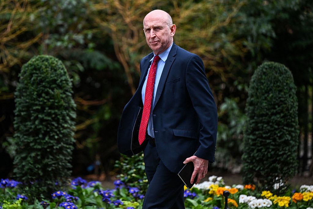 Λονδίνο: Ιρανικοί πύραυλοι «εκτοξεύτηκαν προς την Κύπρο και αναχαιτίστηκαν» – Διαψεύδει η Λευκωσία