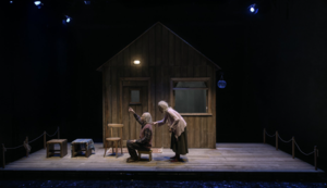 «Οι καρέκλες» του Ευγένιου Ιονέσκο: Συγκίνηση στο νερό