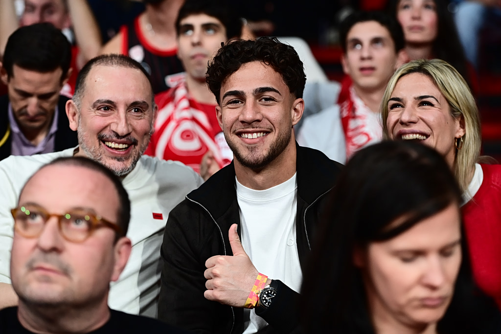 Το post του Ολυμπιακού με Μπαρτζώκα και Κωστούλα: «Οι δεσμοί με τον Θρύλο δεν σβήνουν ποτέ» (pic)