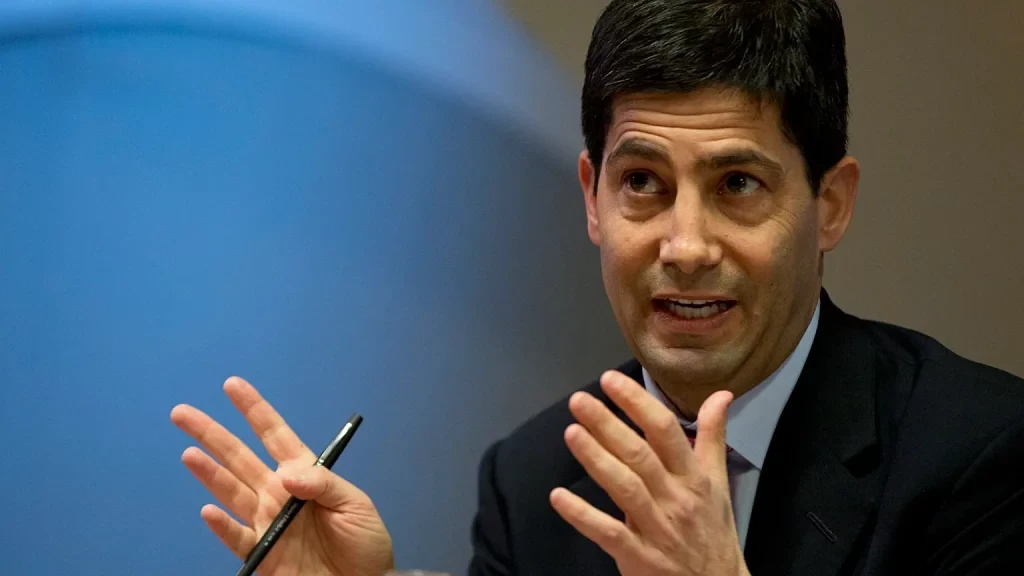 Ο Κέβιν Γουόρς οδεύει προς απότομο ξύπνημα