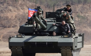 Βόλτα πήγε ο Κιμ Γιονγκ Ουν και η κόρη του με το νέο τους… άρμα μάχης (video)