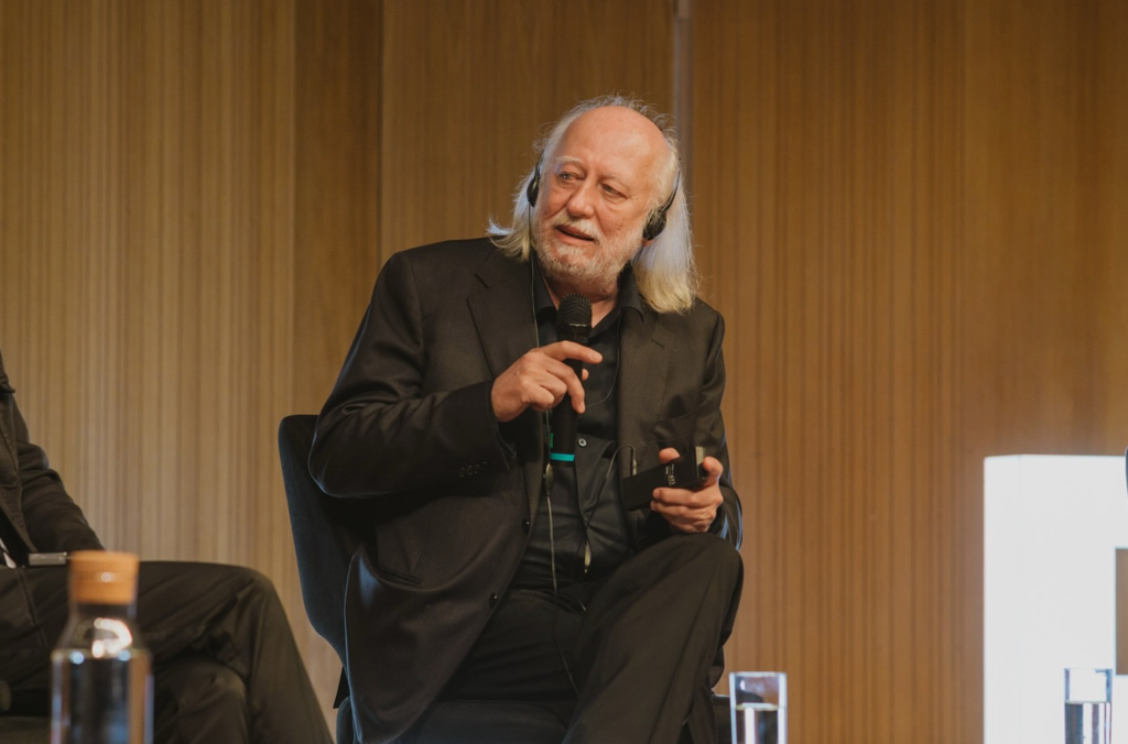 Λάσλο Κρασναχορκάι: «Είναι αδύνατον να συνομιλήσεις με έναν φασίστα»