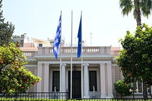 Κυβέρνηση: Τα ποσοστά βελτιώνονται,τα μέτωπα μένουν ανοικτά