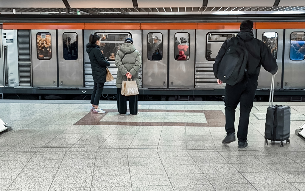 25η Μαρτίου: Κυκλοφοριακές ρυθμίσεις σήμερα, αλλαγές δρομολογίων σε Τραμ και Μετρό – Ποιοι δρόμοι είναι κλειστοί