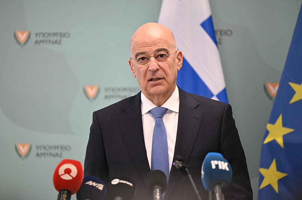 Ο Δένδιας και οι λύκοι