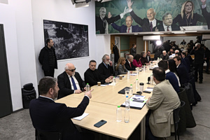 ΠΑΣΟΚ: Ελιγμοί για το αγκάθι της συγκυβέρνησης