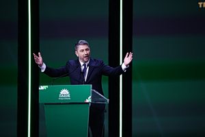 Συνέδριο ΠΑΣΟΚ Vs «Ιθάκης»