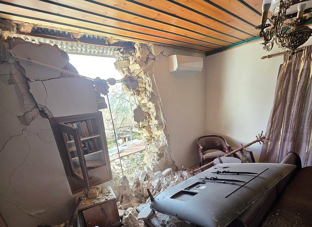 «Πεδίο μάχης» η Ήπειρος: Ακατοίκητα πάνω από 70 σπίτια από τον σεισμό – Σε ποιους Δήμους συνεχίζονται οι έλεγχοι