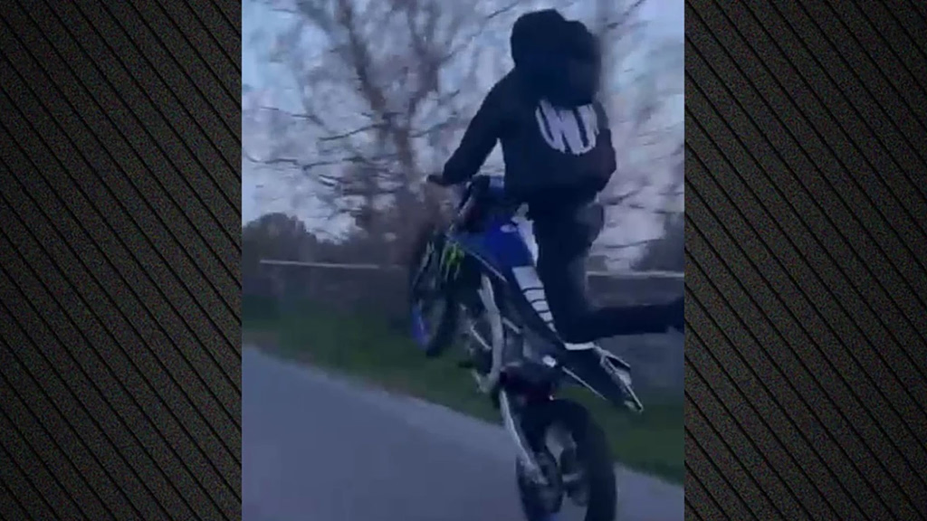 Αττική: Συνελήφθη 30χρονος που έκανε επικίνδυνους ελιγμούς με τη μηχανή του για… likes στα social media