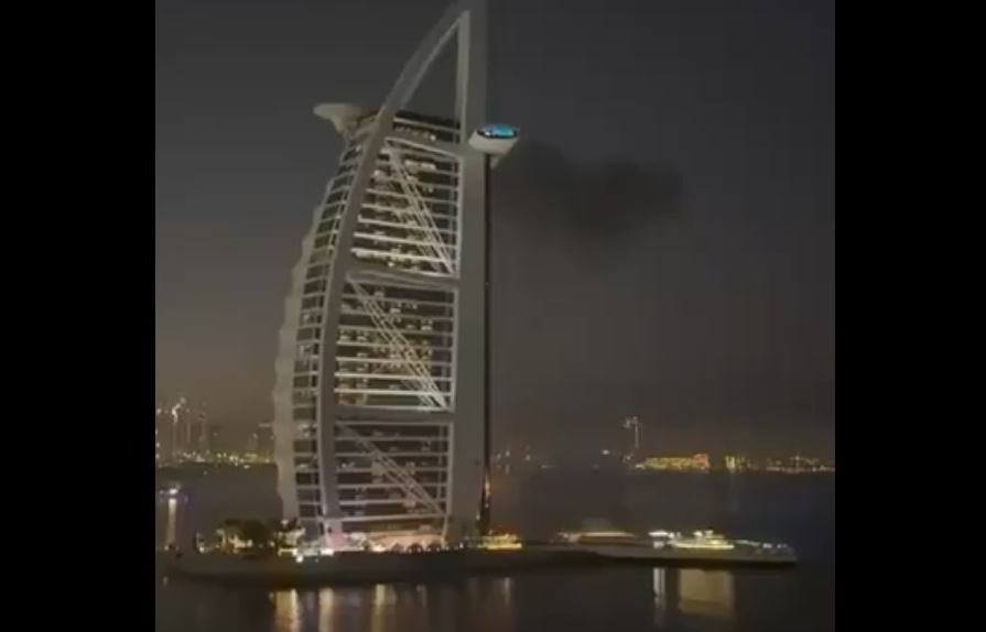 Ντουμπάι: Ιρανικό drone έπληξε το εμβληματικό ξενοδοχείο Burj Al Arab (video)
