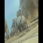 Σαουδική Αραβία: Το Ιράν χτύπησε τις πετρελαϊκές εγκαταστάσεις της Aramco – Σοκαριστικά βίντεο