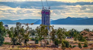 Riviera Tower: Δείτε πώς χτίζεται ο υψηλότερος πράσινος ουρανοξύστης της Μεσογείου