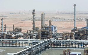 Κλιμάκωση στη Μέση Ανατολή: Έκλεισε το μεγαλύτερο διυλιστήριο στα Ηνωμένα Αραβικά Εμιράτα μετά από επίθεση με drone