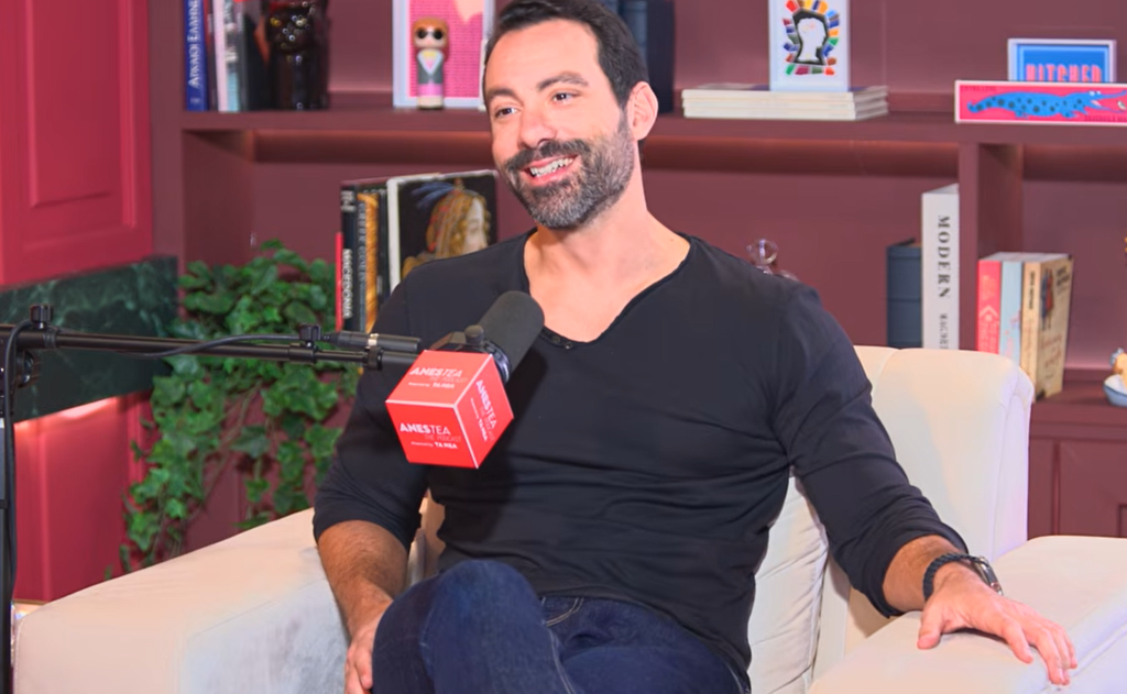 Σάκης Τανιμανίδης στο AnesTea The Podcast: Η σχέση με τη Χριστίνα Μπόμπα και η ερωτική ζωή μετά τα παιδιά