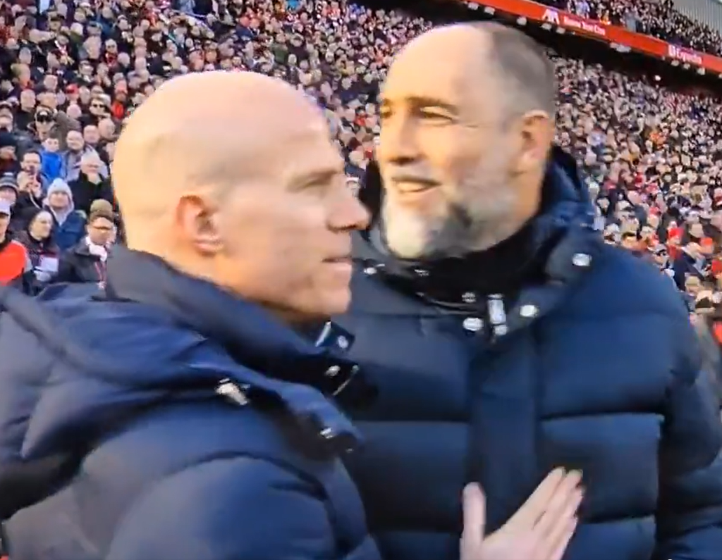 Ένα επικό μπέρδεμα: Ο Τούντορ πήγε να χαιρετήσει τον Σλοτ… αλλά μίλησε σε άλλον!