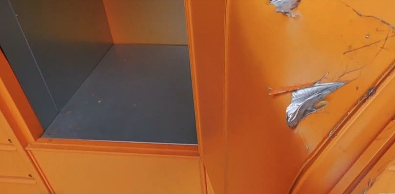 Σοκ στην Καβάλα: Παιδί κλειδώθηκε σε θυρίδα αυτόματης παραλαβής δεμάτων (vid)