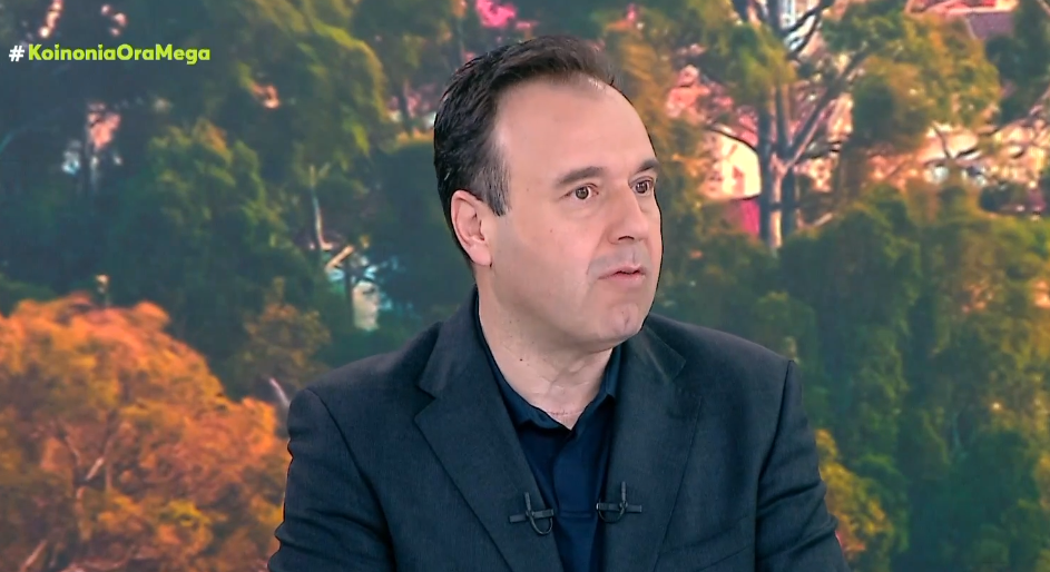 Δημήτρης Παπαστεργίου: Θέμα ημερών οι αποφάσεις για απαγόρευση πρόσβασης στα social media για ανηλίκους