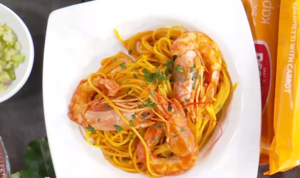 Γαριδομακαρονάδα από την Αργυρώ Μπαρμπαρίγου