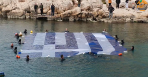 25η Μαρτίου: Γαλανόλευκη – γίγας στην Πειραϊκή – Η πρωτοβουλία του δήμου Πειραιά (video)