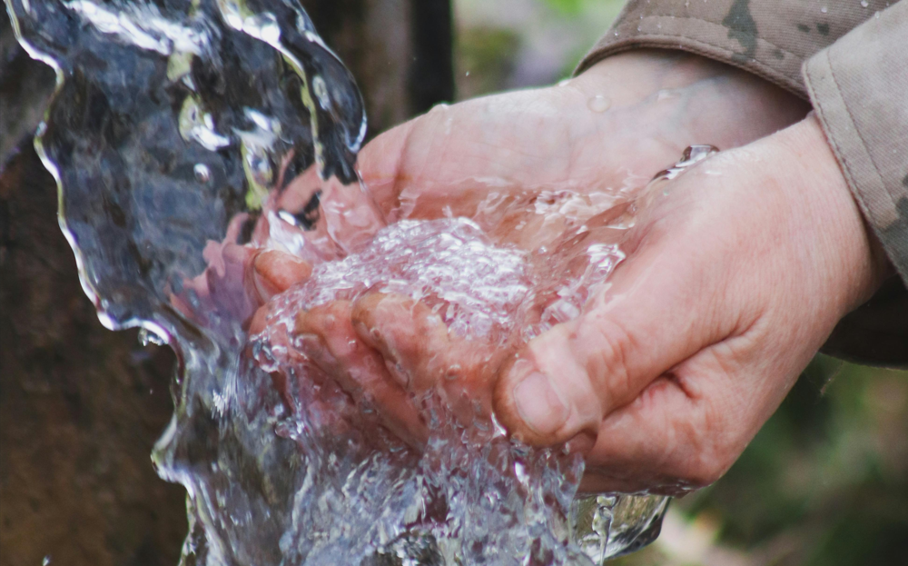 Δωρεάν νερό: Ποιοι το δικαιούνται και πώς το παίρνουν