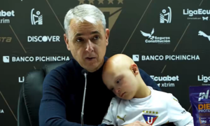 Σπουδαίο μήνυμα από Βραζιλιάνο προπονητή: Με τον γιο του στη συνέντευξη για την Παγκόσμια Ημέρα Συνδρόμου Down