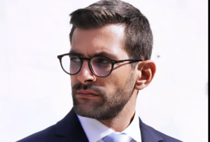 Κώστας Σινάνης: Επιστρέφει ο δήμαρχος στον Άη Στρατή μετά τη μάχη με τον καρκίνο