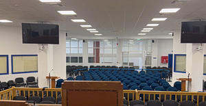 Δίκη για τα Τέμπη: Βίντεο από τις αλλαγές στην αίθουσα – Ετικέτες στις θέσεις, αυστηρές συστάσεις και αυξημένα μέτρα της ΕΛ.ΑΣ