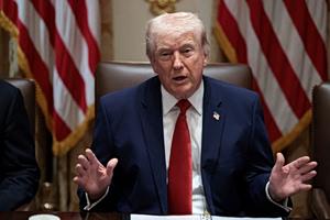 Το φλερτ του Τραμπ σε παρουσιάστρια του Fox News: «Είσαι ακόμη πιο όμορφη – Είναι το τέλος της πολιτικής μου καριέρας»