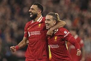 Το μήνυμα του Τσιμίκα στον Σαλάχ: «Ένας αληθινός θρύλος που είχα την τύχη να αποκαλώ φίλο» (pic)