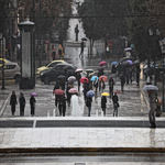 Καιρός: Χειμώνας μέσα στην άνοιξη – Βροχές διαρκείας, πτώση θερμοκρασίας και ισχυροί άνεμοι