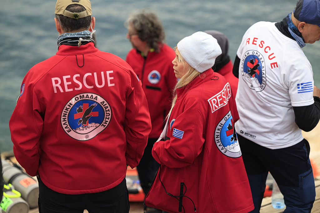 Λιμανάκια Βουλιαγμένης: Μειώνονται οι ελπίδες να βρεθεί ζωντανός ο δύτης