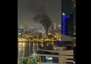 Στις φλόγες το αμερικανικό προξενείο στο Ντουμπάι – Βίντεο από τη στιγμή της επίθεσης με drone