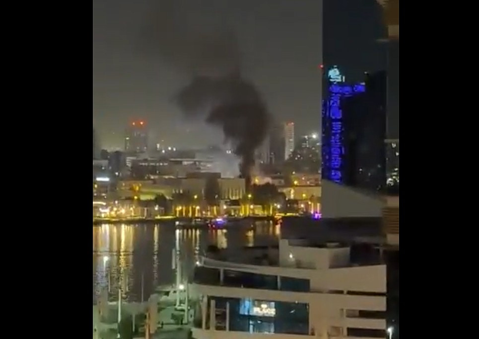 Στις φλόγες το αμερικανικό προξενείο στο Ντουμπάι – Βίντεο από τη στιγμή της επίθεσης με drone