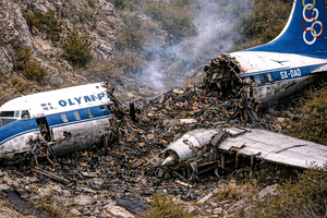 Σιωπηλός φύλακας στο Πάνειο Όρος: Το μνημείο του πιο πολύνεκρου αεροπορικού δυστυχήματος της Ολυμπιακής