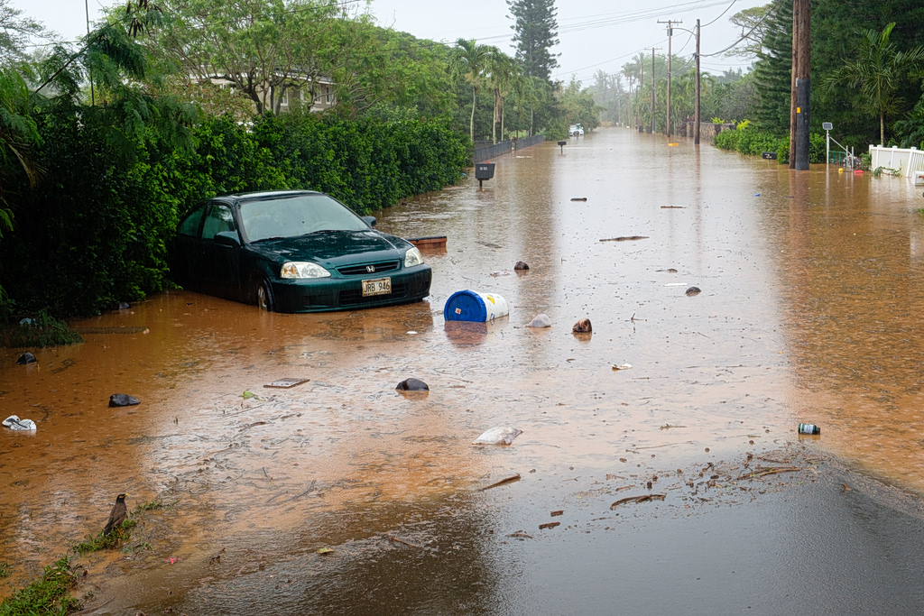 Μετά τα ηφαίστεια ήρθαν οι ξαφνικές πλημμύρες: Η δραματική διάσωση 230 ανθρώπων στη Χαβάη
