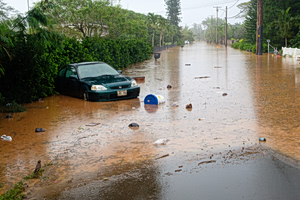 Μετά τα ηφαίστεια ήρθαν οι ξαφνικές πλημμύρες: Η δραματική διάσωση 230 ανθρώπων στη Χαβάη