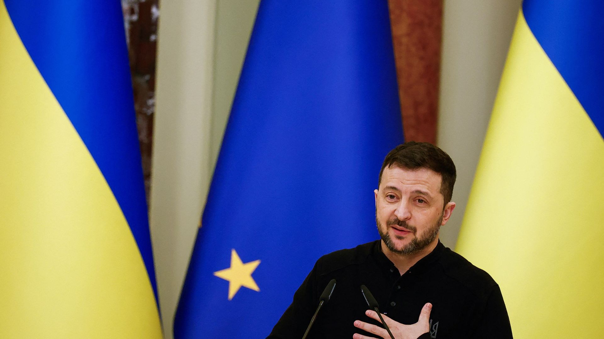 &Zeta;&epsilon;&lambda;έ&nu;&sigma;&kappa;&iota;: &Sigma;&upsilon;&zeta;&eta;&tau;ή&sigma;&alpha;&mu;&epsilon; &mu;&epsilon; &tau;&eta;&nu; &Omicron;&lambda;&lambda;&alpha;&nu;&delta;ί&alpha; &tau;&eta;&nu; &kappa;&omicron;&iota;&nu;ή &pi;&rho;&omicron;&omicron;&pi;&tau;&iota;&kappa;ή &pi;&alpha;&rho;&alpha;&gamma;&omega;&gamma;ή&sigmaf; ό&pi;&lambda;&omega;&nu;