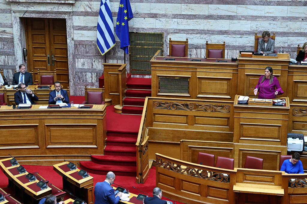 Σφοδρή σύγκρουση Κωνσταντοπούλου – Μαρκόπουλου – Λαζαρίδη: «Είστε πολιτική μαφία- Είστε γυμνοσάλιαγκας» (video)