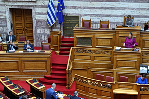 Σφοδρή σύγκρουση Κωνσταντοπούλου – Μαρκόπουλου – Λαζαρίδη: «Είστε πολιτική μαφία- Είστε γυμνοσάλιαγκας» (video)