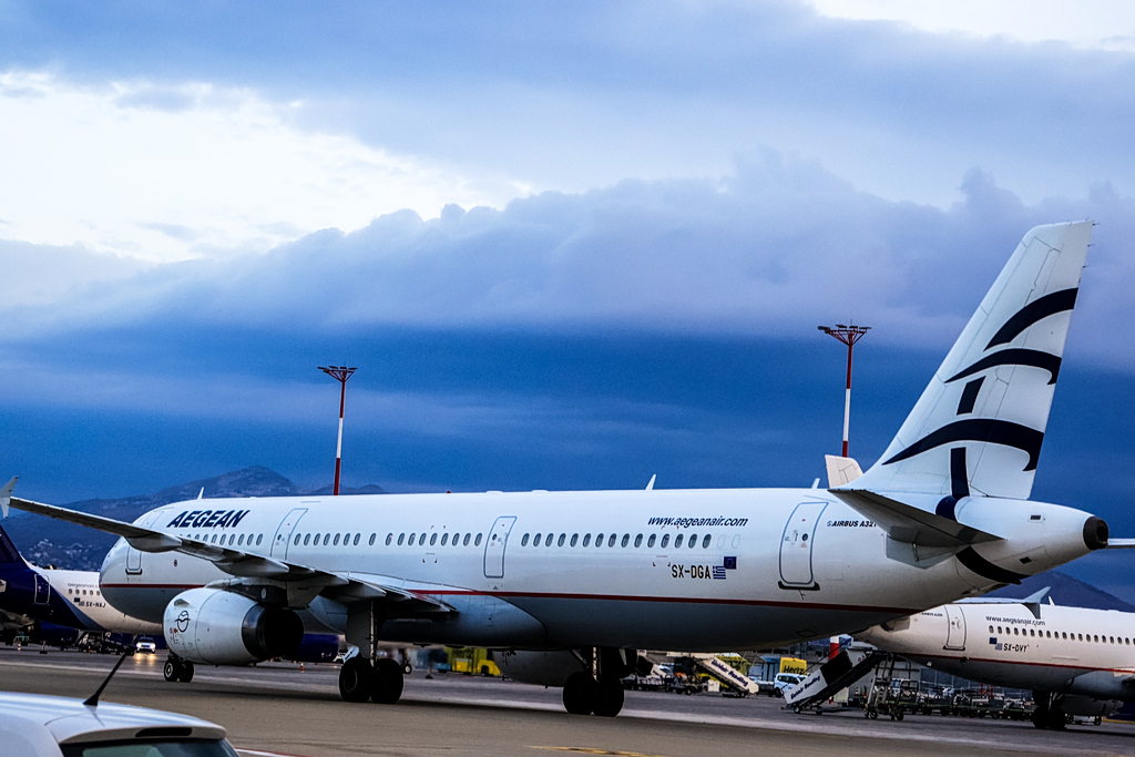 Σε επιπλέον ακυρώσεις πτήσεων προς και από χώρες της Μέσης Ανατολής προχωρά η Aegean