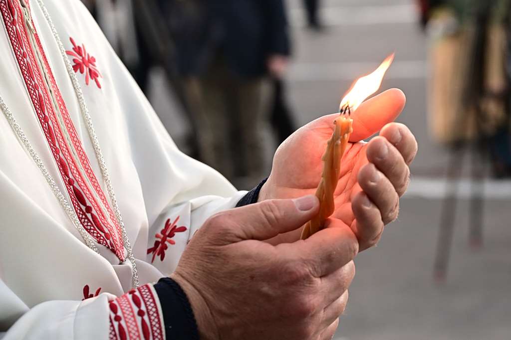 ΥΠΕΞ: Η ελληνική πολιτεία θα εξαντλήσει κάθε δυνατότητα για την ασφαλή μεταφορά του Άγιου Φωτός στην Ελλάδα