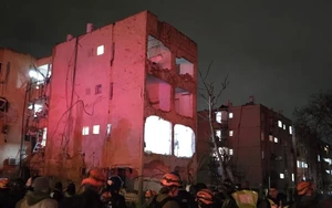 Η τρομακτική στιγμή που ο ιρανικός πύραυλος χτυπά την πόλη Αράντ στο νότιο Ισραήλ