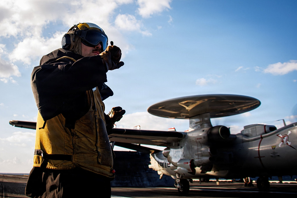 Το αμερικανικό Πεντάγωνο εξετάζει την ανάπτυξη 10.000 επιπλέον στρατιωτών στη Μέση Ανατολή